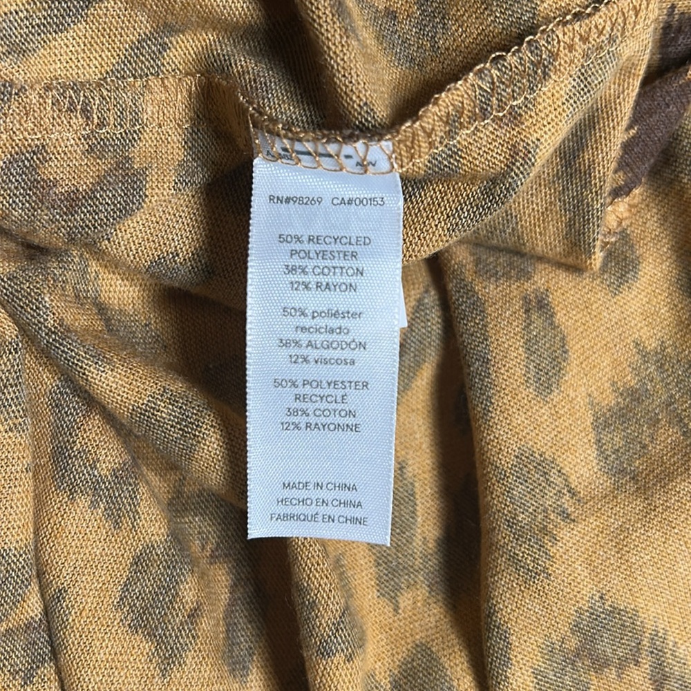 Leopard Print Graphic T Shirt - Picture 6 of 6